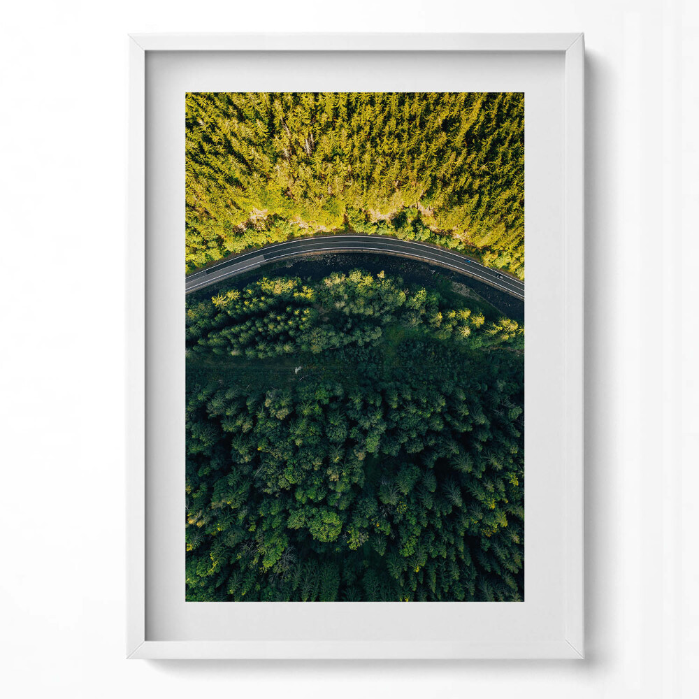 Tablou living cu rama modern Pădurea dintr-o dronă - muntele Śnieżka