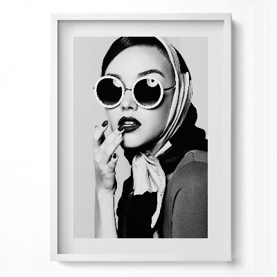 Tablou rama modern Portret alb-negru al unei femei într-un stil glamour