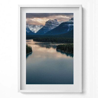 Tablou living cu rama modern Peisaj cu râuri, păduri și munți