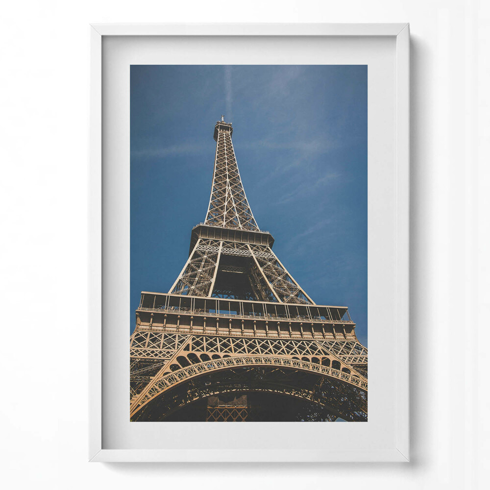 Tablou living cu rama modern Vedere de jos a Turnului Eiffel din Paris