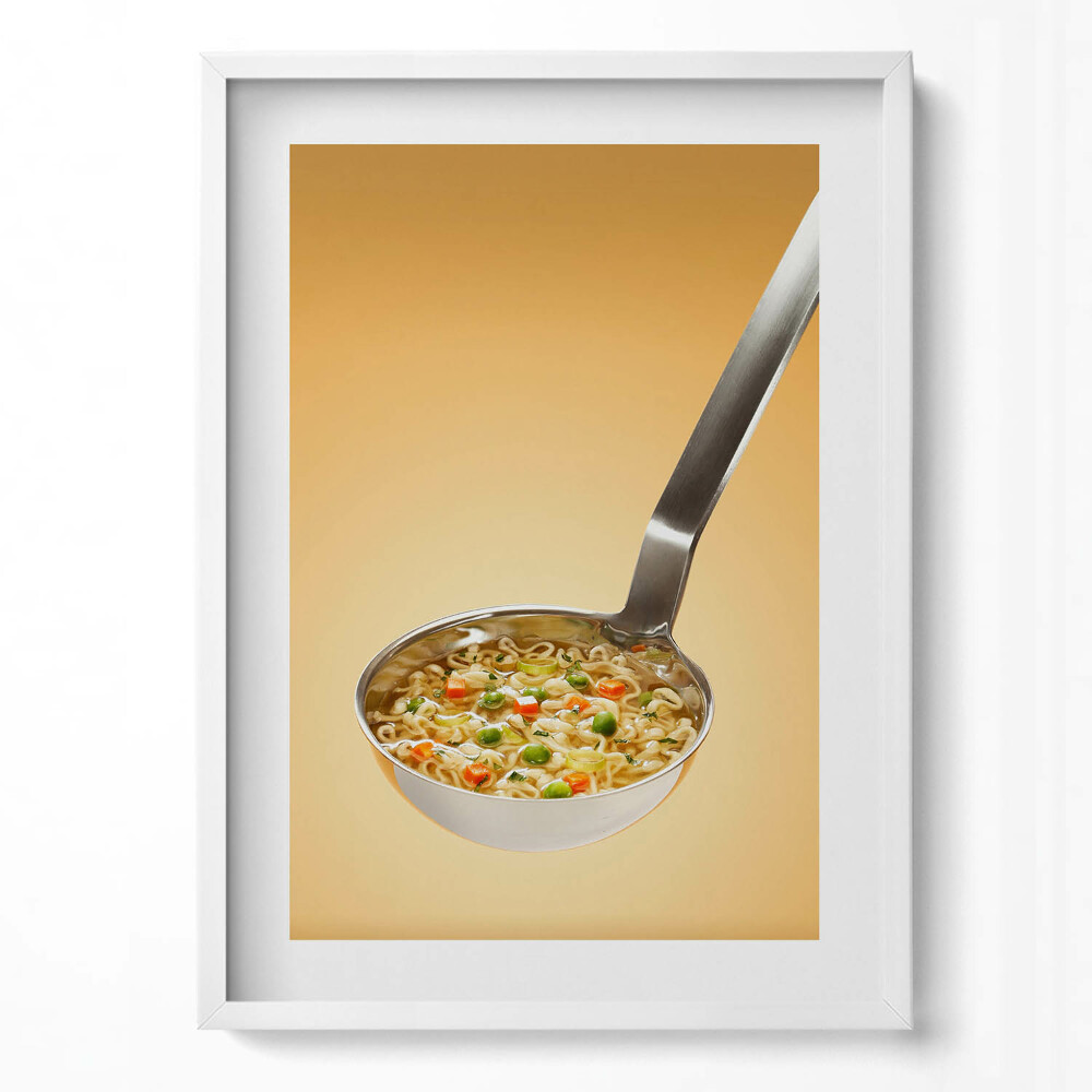 Tablou rama modern Supă într-o lingură pe un fundal auriu