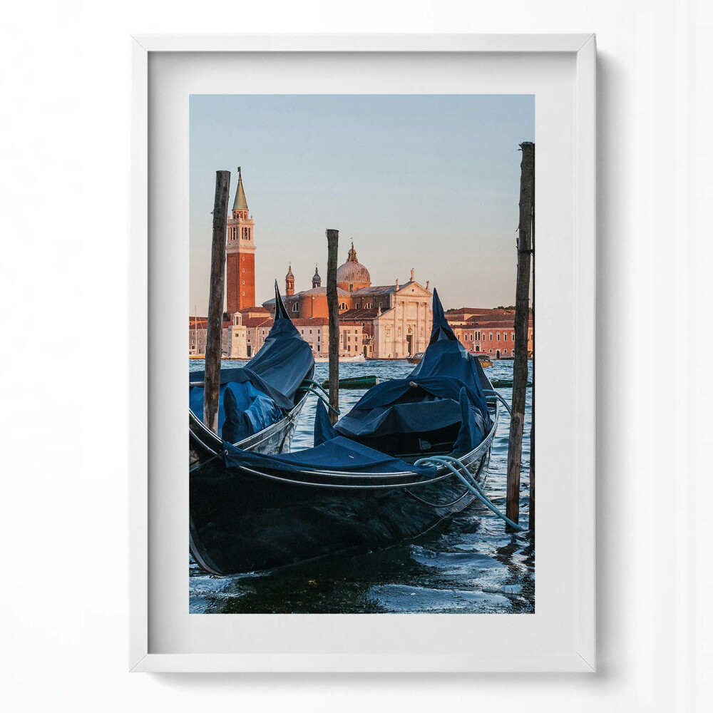 Tablou rama modern Gondole venețiene pe apă, Italia