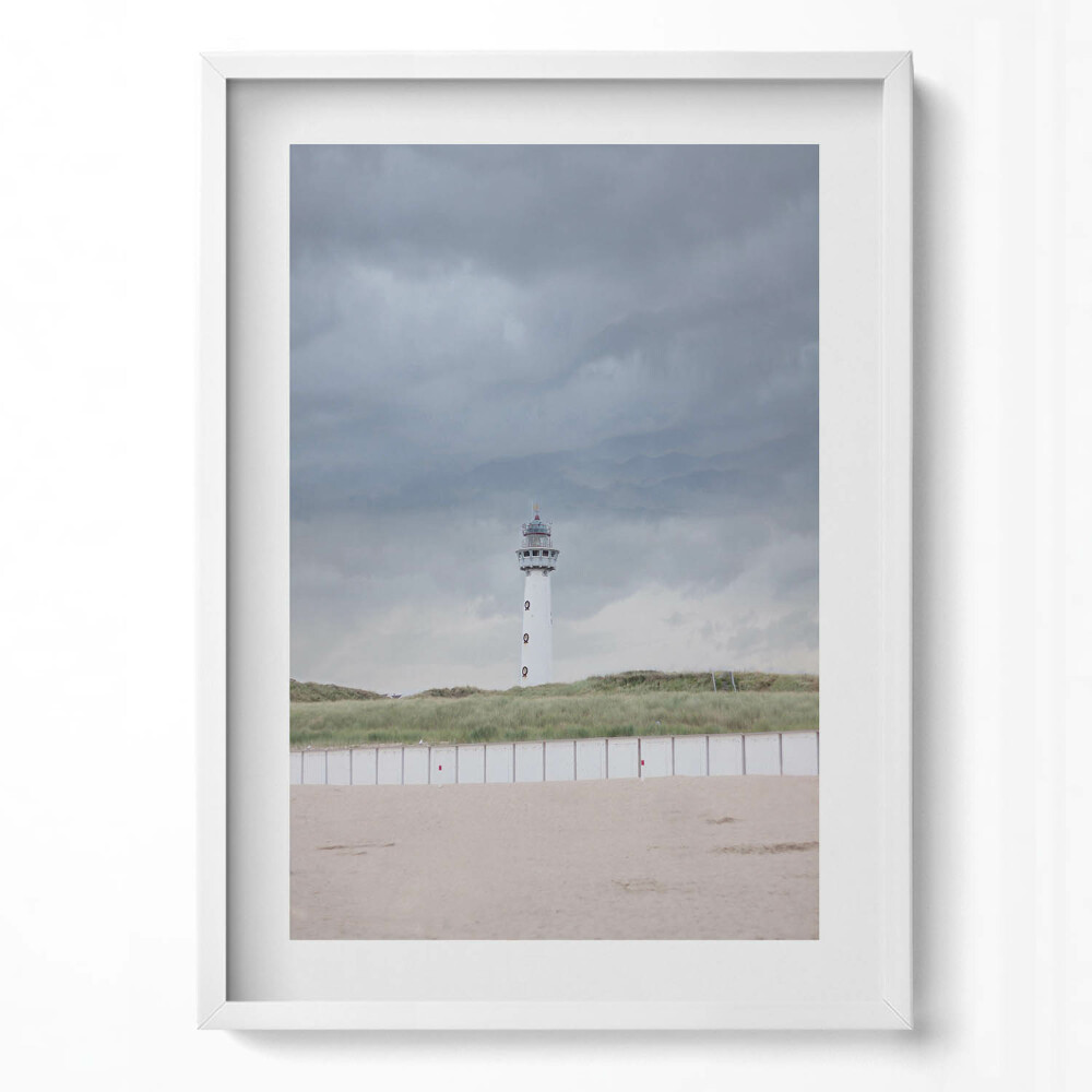 Tablou rama modern Un far singuratic pe plajă