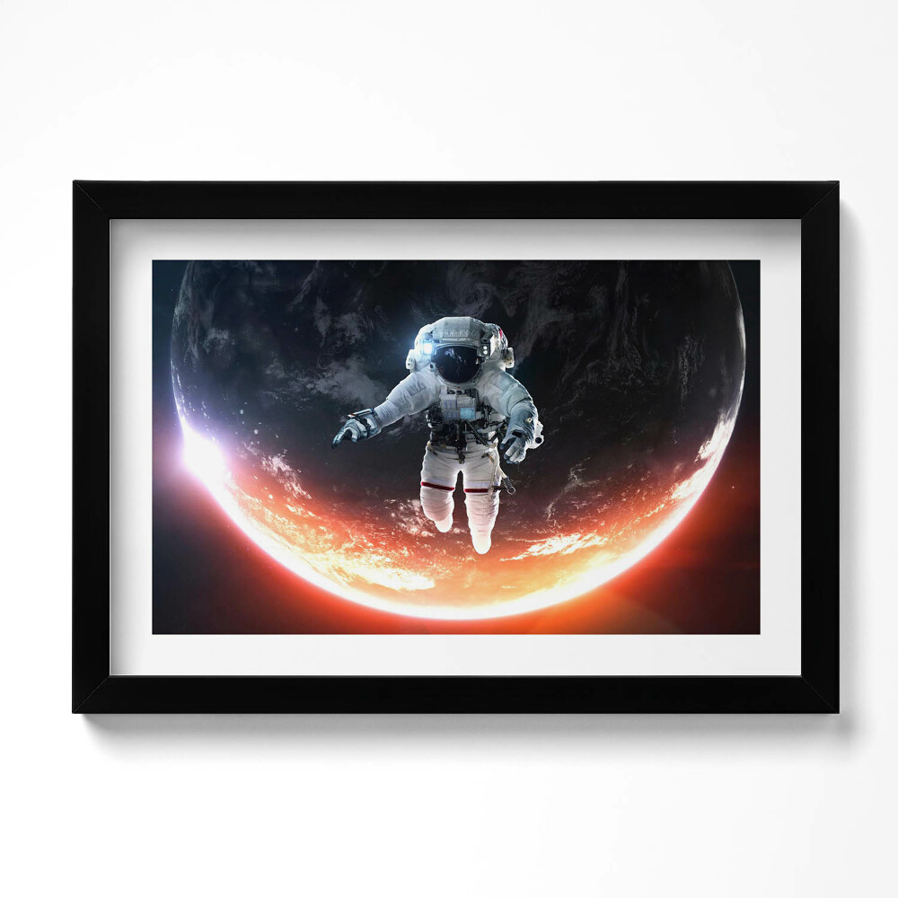 Tablou living cu rama original Astronautul în spațiu