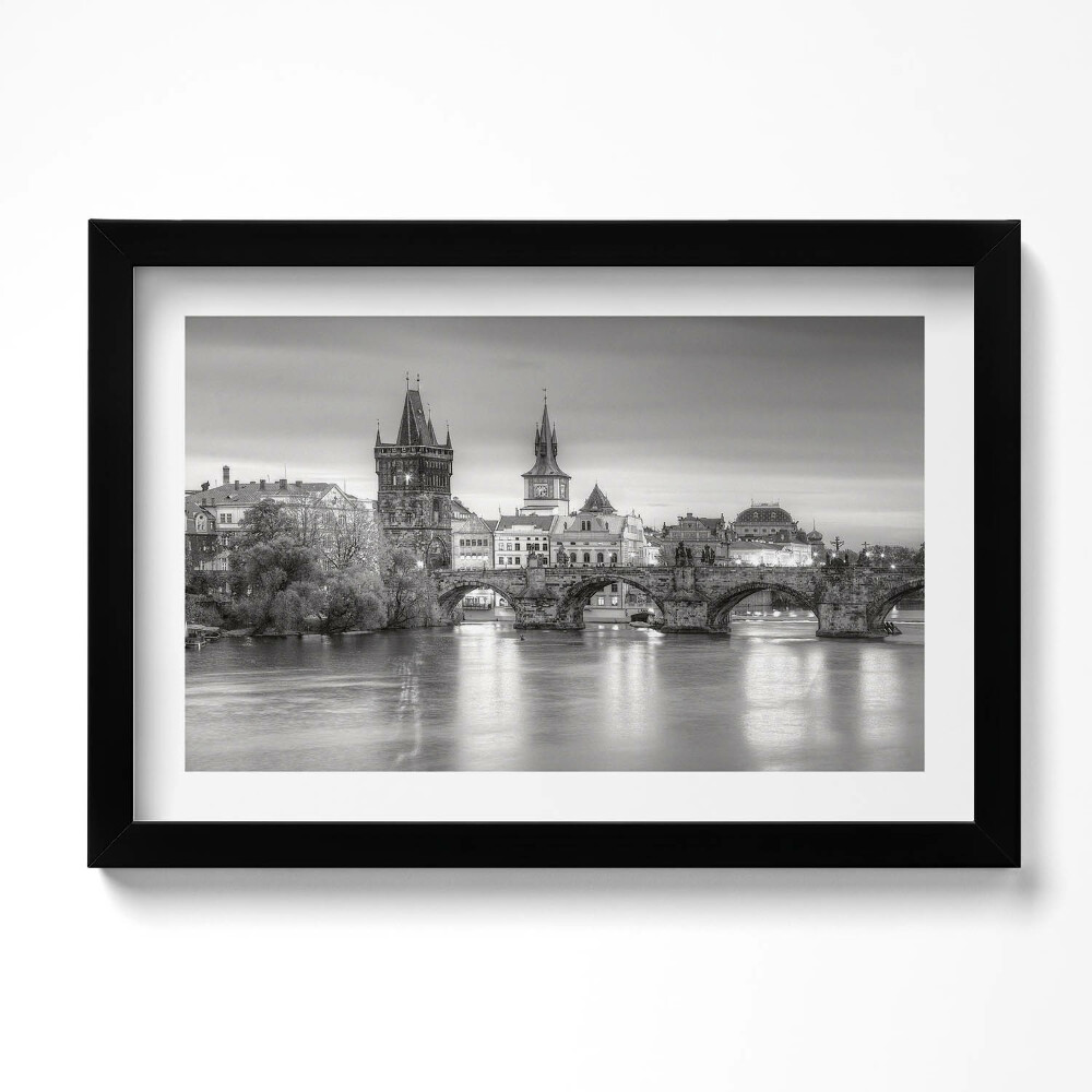 Tablou living cu rama original Vedere a Podului Carol din Praga