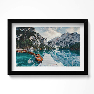 Tablou rama original O barcă pe un lac din munți