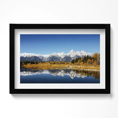 Tablou living cu rama original Lacul de munte și copacii de toamnă