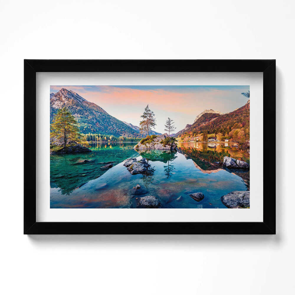 Tablou living cu rama original Peisaj frumos al lacului de munte