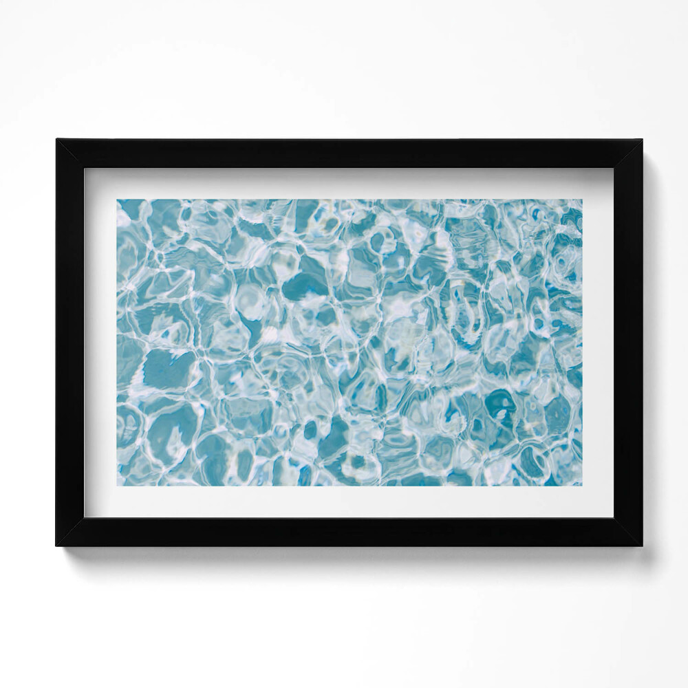 Tablou rama original O pânză de apă albastră și transparentă