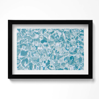 Tablou rama original O pânză de apă albastră și transparentă