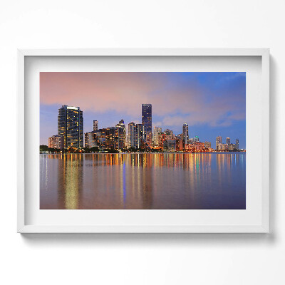 Tablou rama excepţional Panoramă a orașului lângă apă