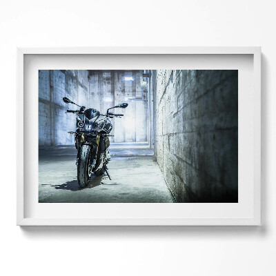 Tablou living cu rama excepţional O motocicletă într-o alee betonată a orașului
