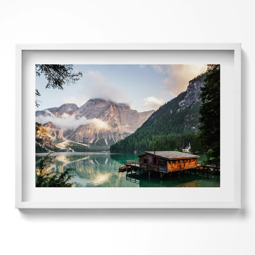 Tablou living cu rama excepţional O casă pe un lac în munți