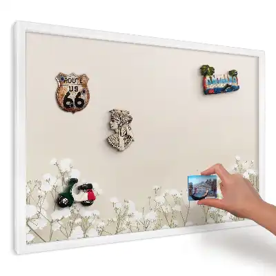 Panou magnetic decorativ cu model flori albe pe fundal bej