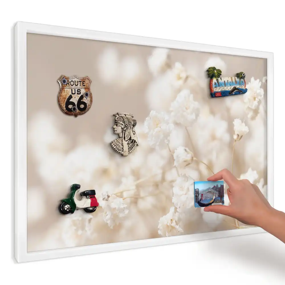 Panou magnetic decorativ cu design floral pe fundal bej