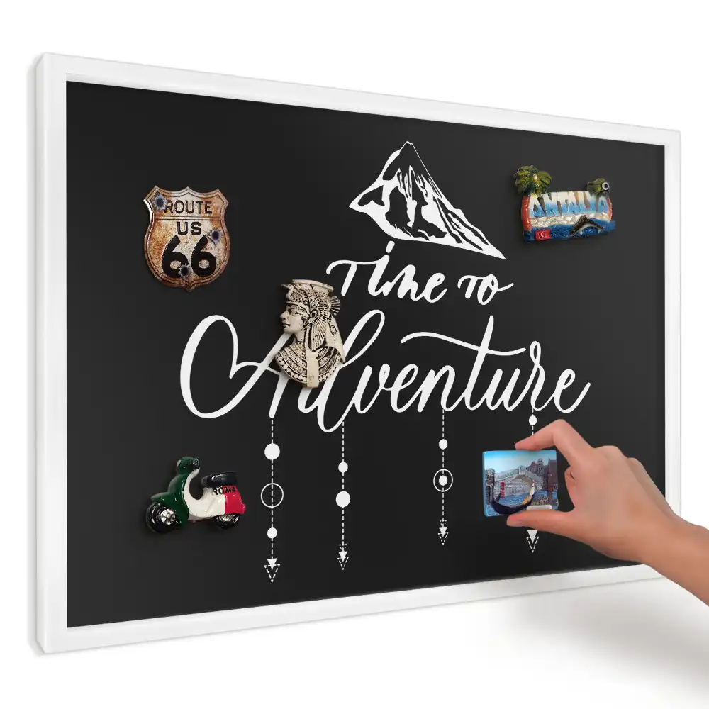 Panou magnetic decorativ de perete cu slogan și munte pe fundal negru