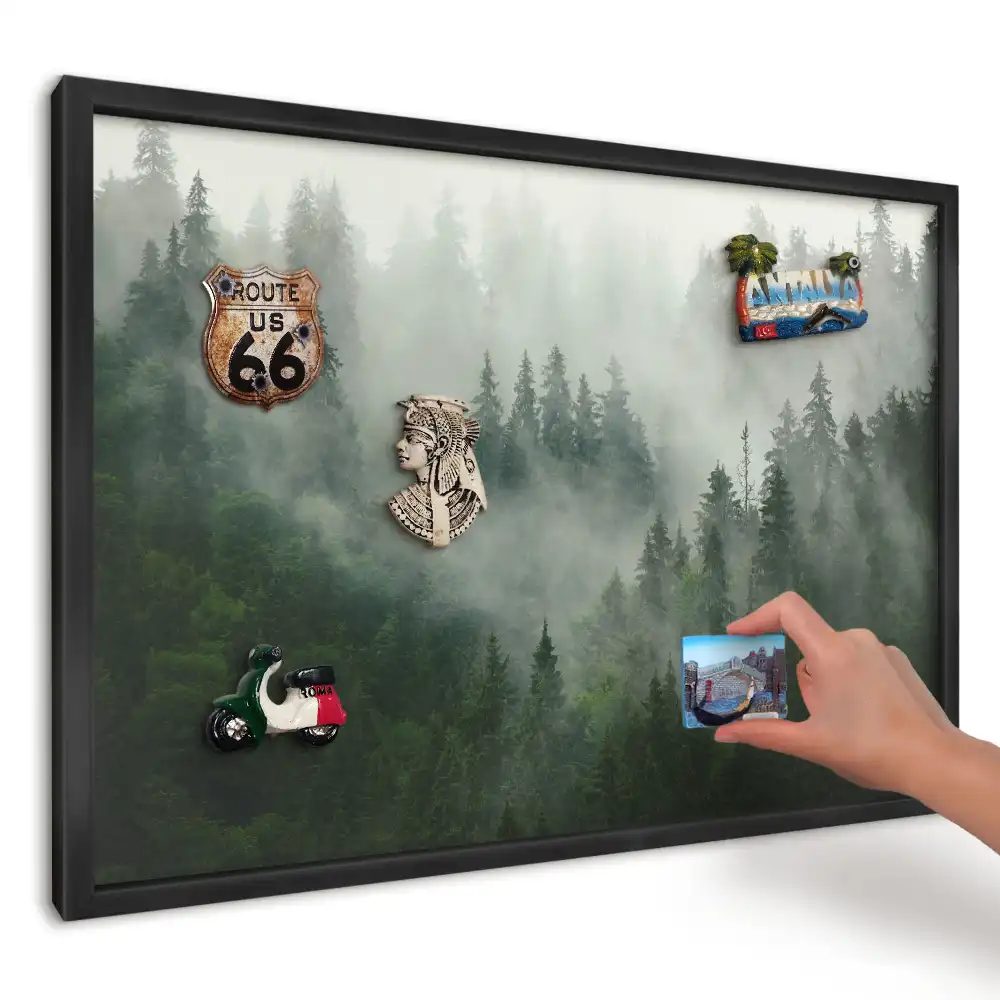 Panou magnetic pentru magneți de frigider cu design de pădure verde și cețoasă