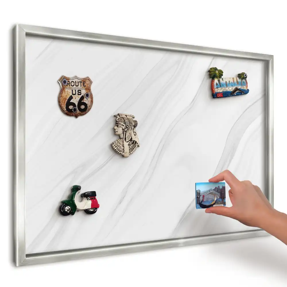 Panou magnetic înrămat cu model de valuri fine de marmură