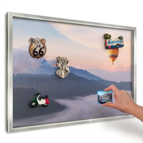 Panou magnetic înrămat cu design munți și balon