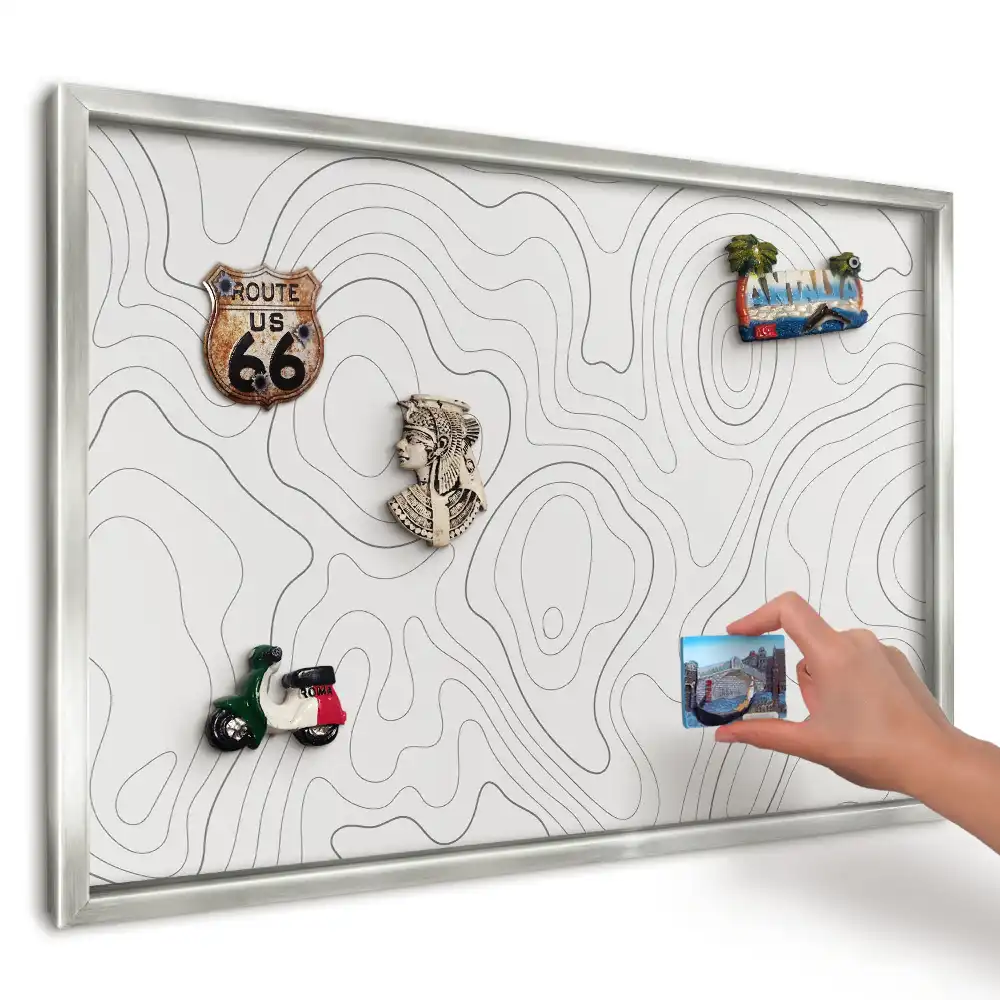 Panou magnetic înrămat cu hartă abstractă și linii