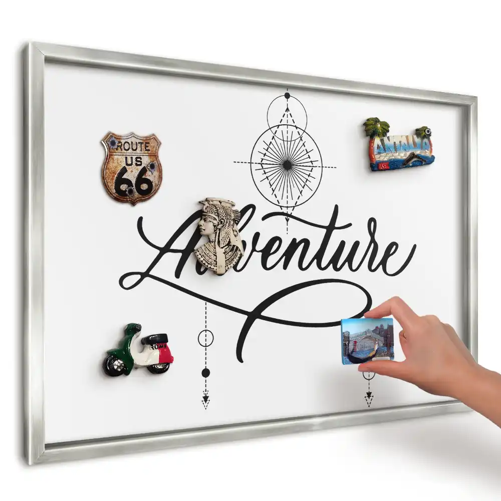 Panou magnetic înrămat cu design geometric și litere elegante