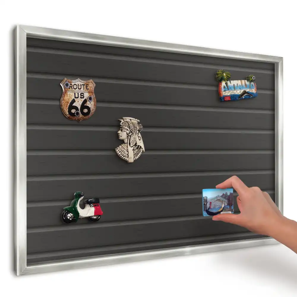Panou magnetic cu ramă în design întunecat
