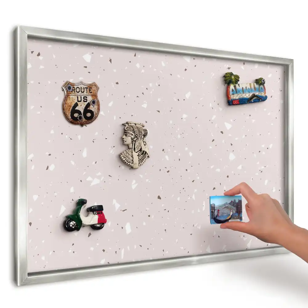 Panou magnetic înrămat cu model terrazzo delicat