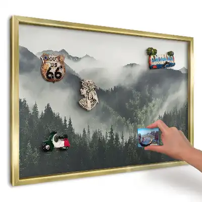 Tablă magnetică imprimată de perete Pădure și munți încețoșați