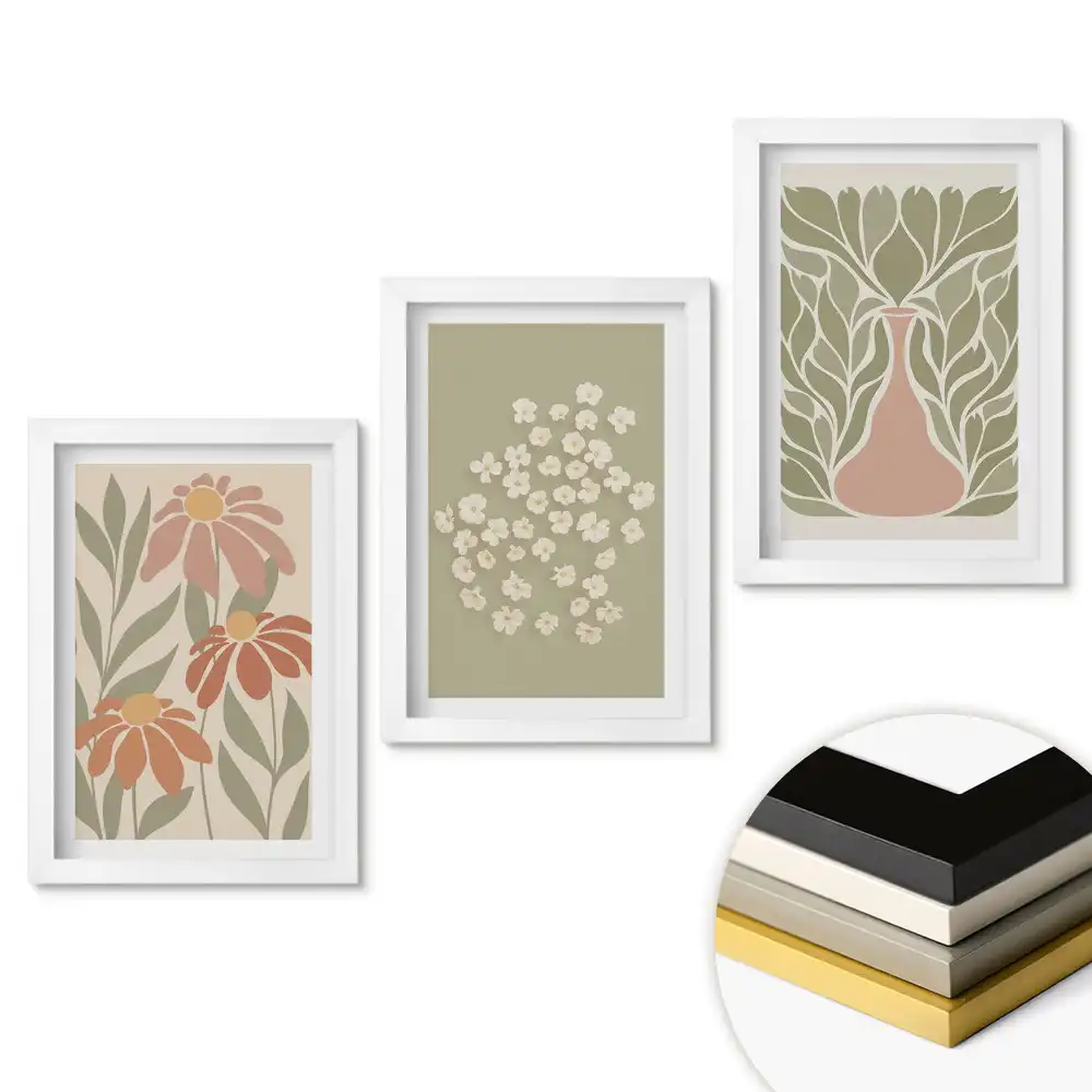 Set 3 tablouri pentru dormitor cu inspirații florale în culori delicate