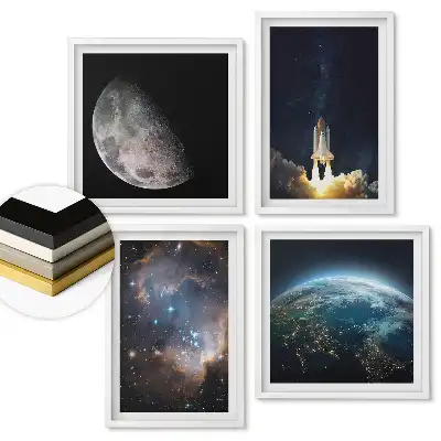 Set de 4 tablouri înrămate cu tematică Descoperiri spațiale și călătorii galactice