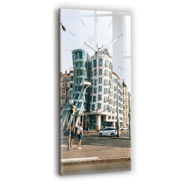 Ceas vertical de perete din sticlă decorativ Casa Dansatoare din Praga